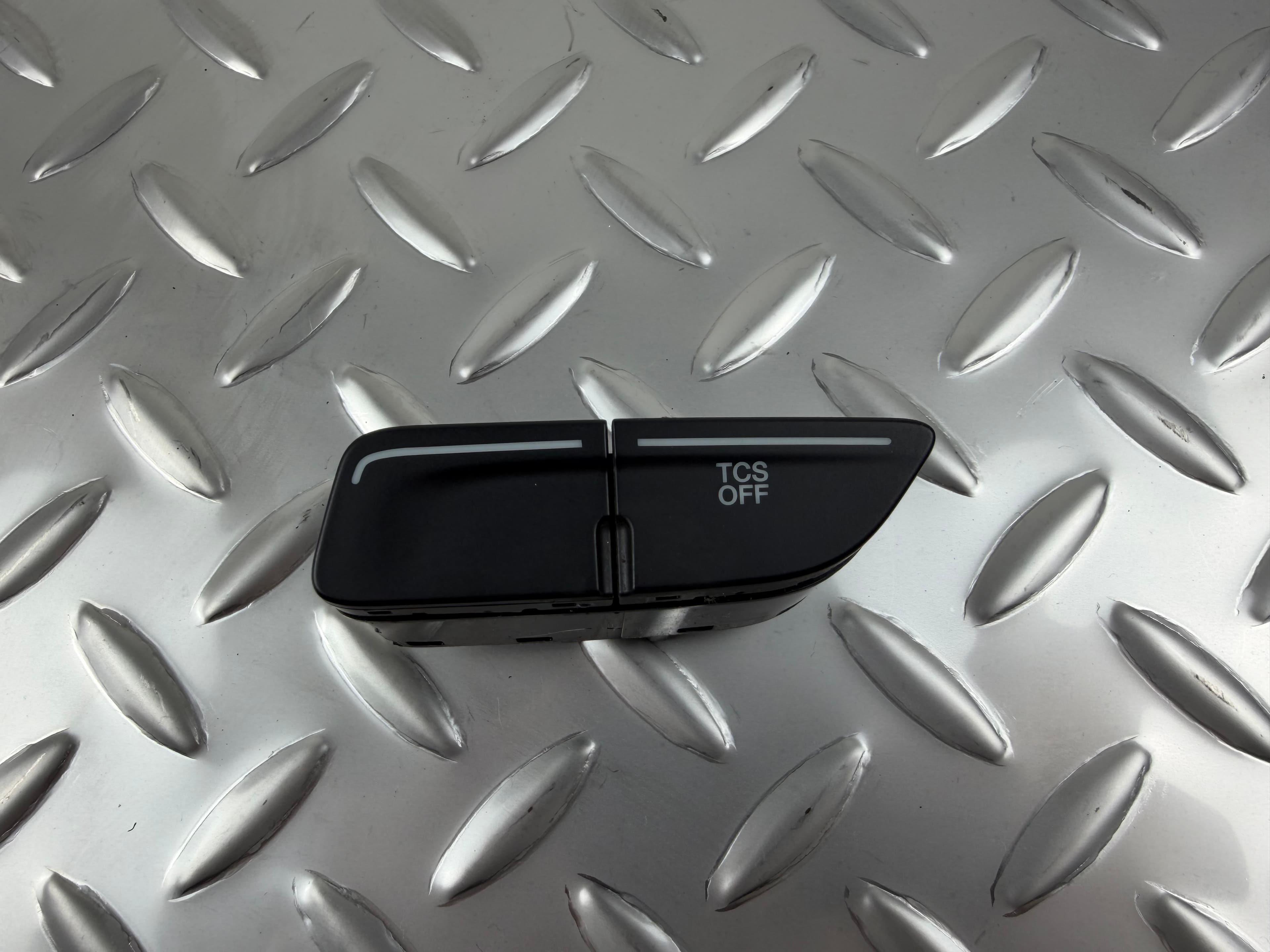 Кнопка TCS Ford Escape MK3 17-19