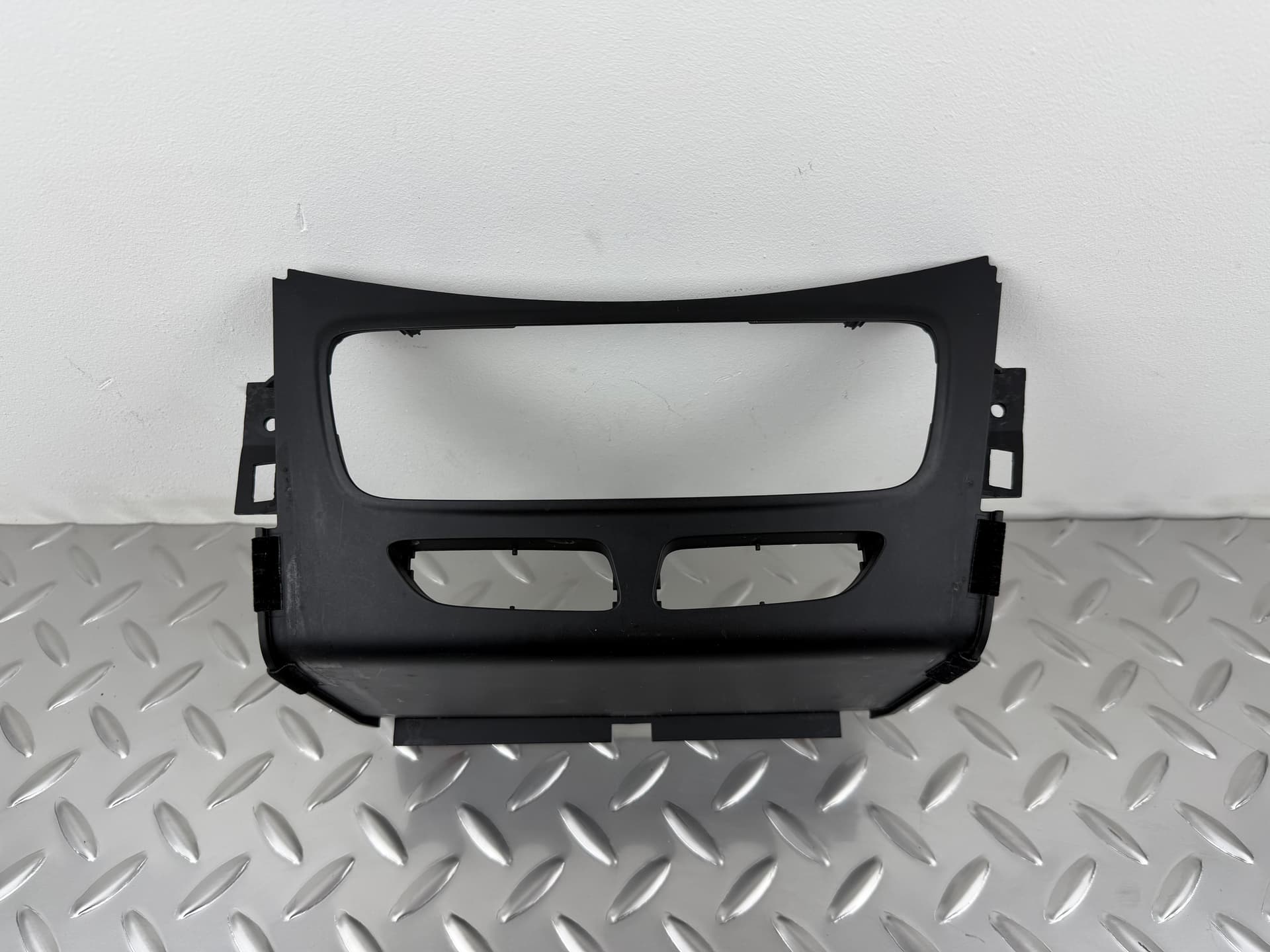 Накладка керування клімат-контролем Ford Escape MK3 17-19 чорна - фото 1