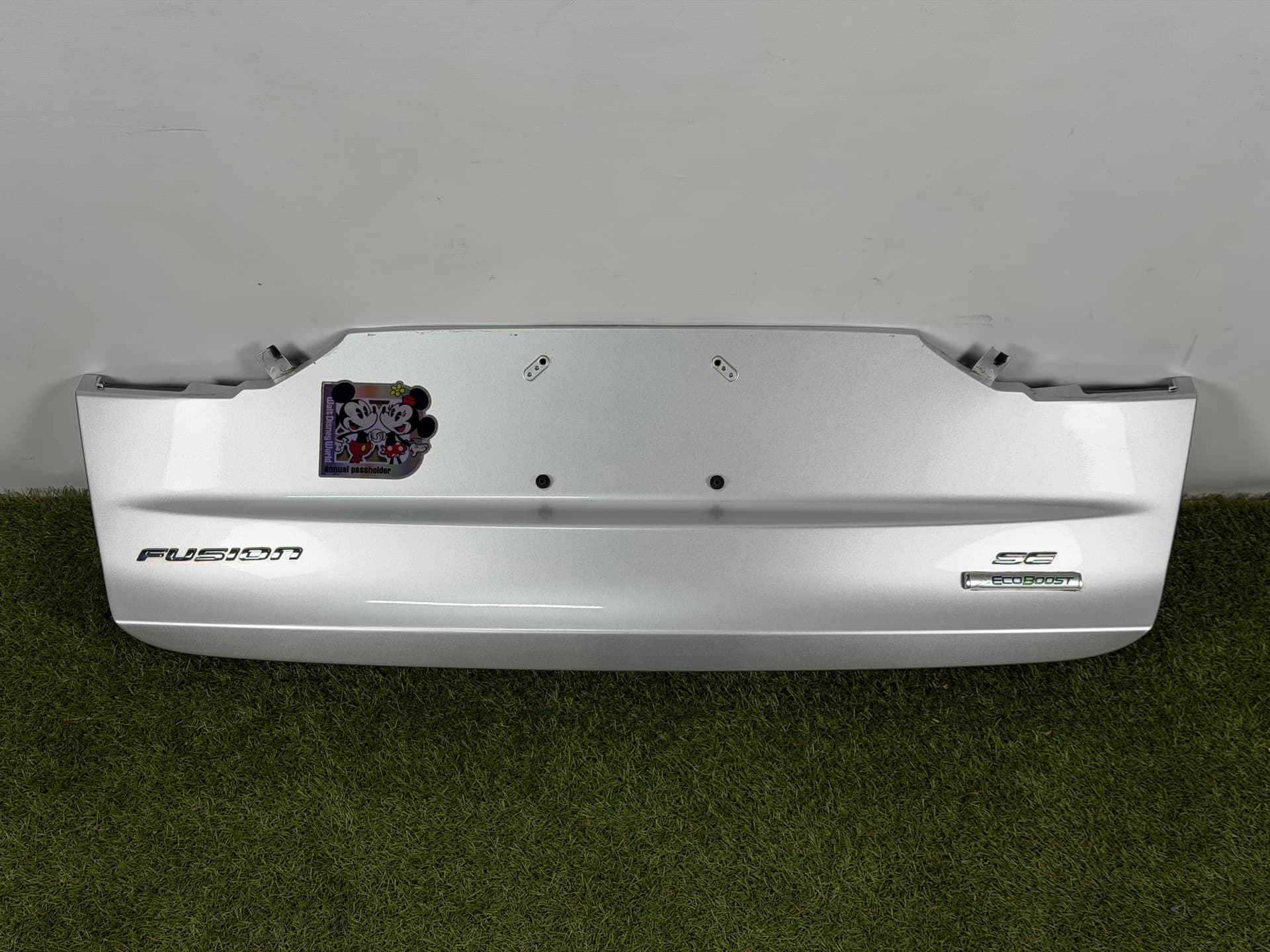 Накладка кришки багажника Ford Fusion mk5 19-20 під номер срібло UX - фото 1