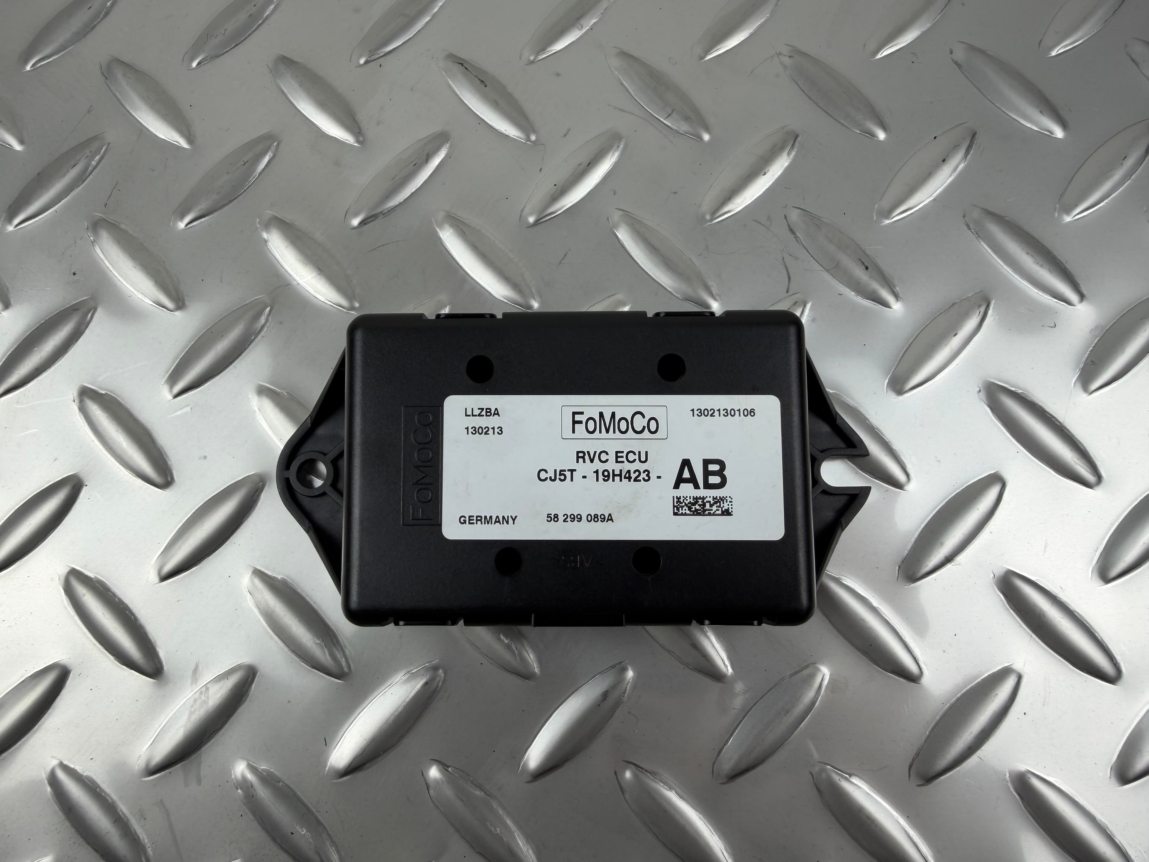 Блок керування камерою REAR VIEW CAMERA CONTROL MODULE Ford Escape MK3 13-16