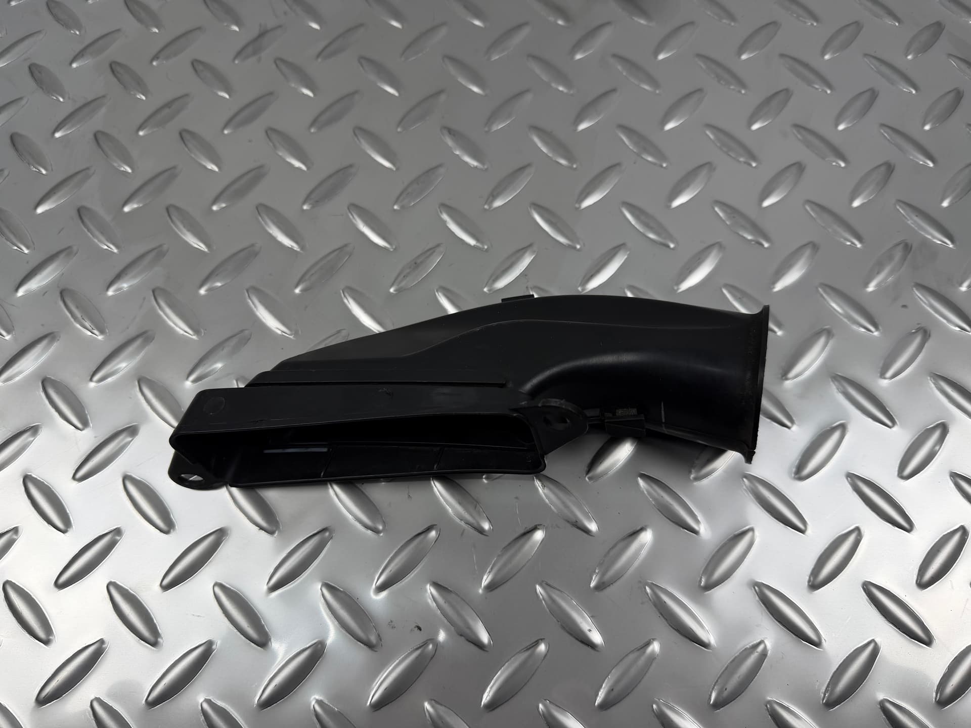 Повітроприймач Ford Escape MK3 13-16 1.5Т 2.0T - фото 1