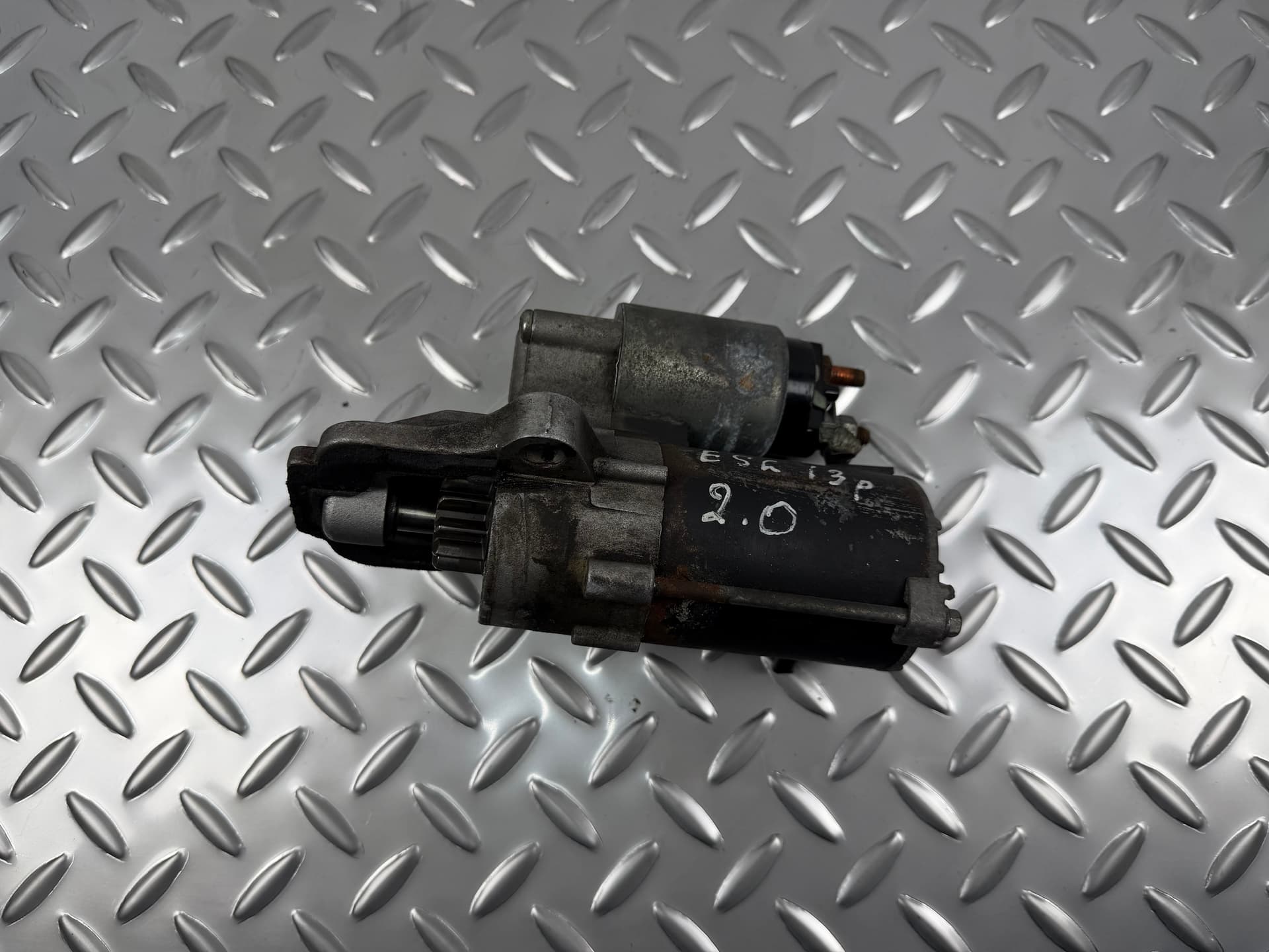 Стартер Ford Escape MK3 13-19 2.0T 2.5 - фото 1