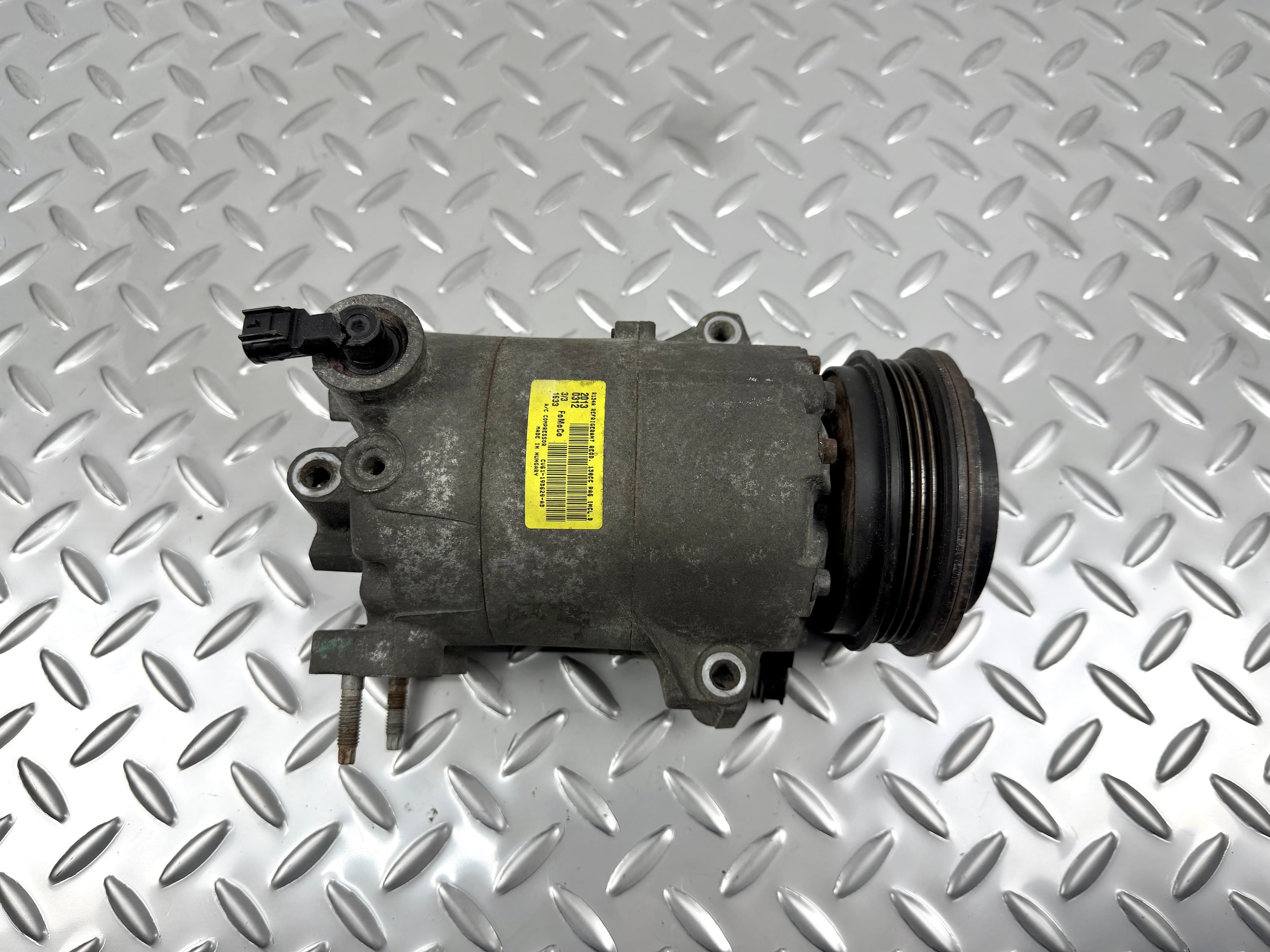 Компресор кондиціонера Ford Escape MK3 13-16 2.0T пошкоджена фішка