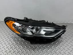 Фара передня права Ford Fusion mk5 17-20 галоген, без DRL  - превью 1