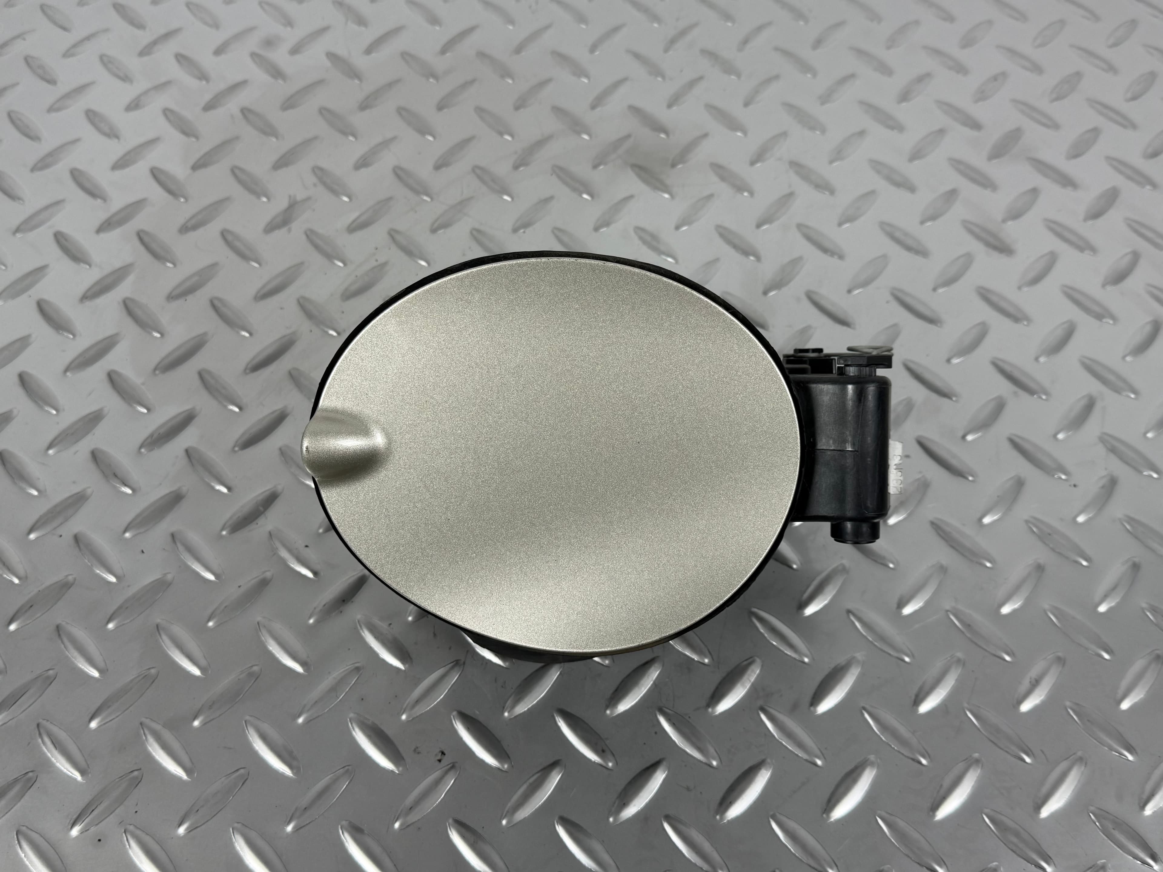 Лючок бензобака з корпусом Ford Escape MK3 13-19 золотий GN