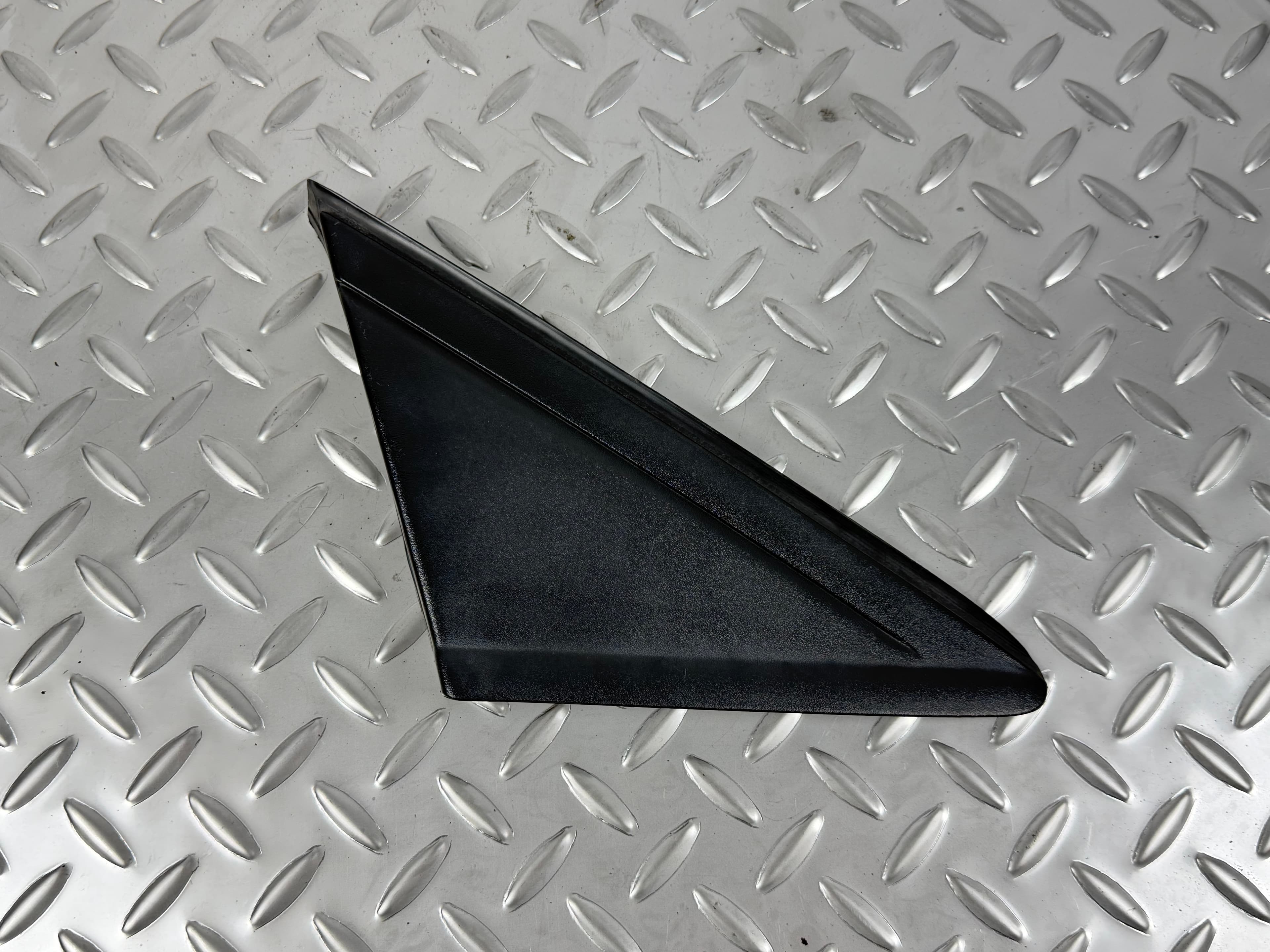 Заглушка трикутник крила передня права Ford Escape MK3 13-19 структура