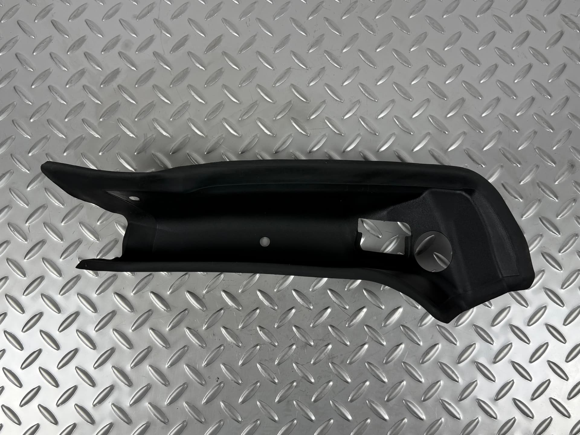 Накладка дверей багажника збоку ліва Ford Escape MK3 13-19 на кузові - фото 1