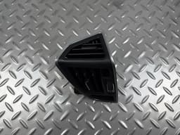 Дефлектор повітропроводу лівий торпеди Ford Escape MK3 13-16 чорний з хром молдингом - превью 2