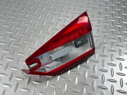 Ліхтар внутрішній кришка багажника правий Ford Fusion mk5 17-18 галоген - превью 3