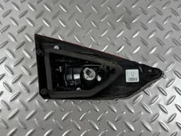 Ліхтар внутрішній кришка багажника правий Ford Fusion mk5 19-20 галоген з хромом - превью 4